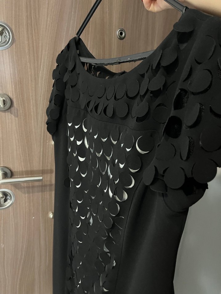 Siyah Desenli Kısa Kollu Uzun Elbise - Görsel 3