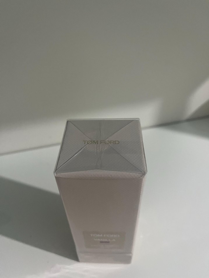 Tom Ford Vanilla Kadın Parfümü 50 ml - Görsel 3
