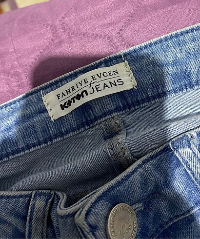 m Beden Püsküllü Eskitme Jean