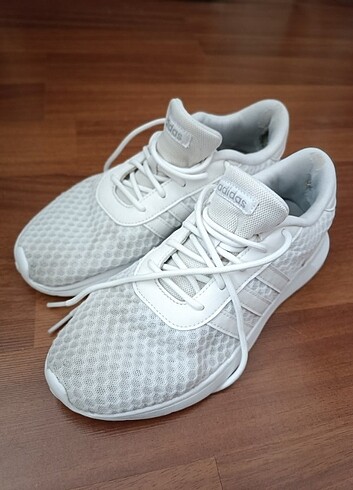 Adidas Kullanılmış Spor Ayakkabısı 