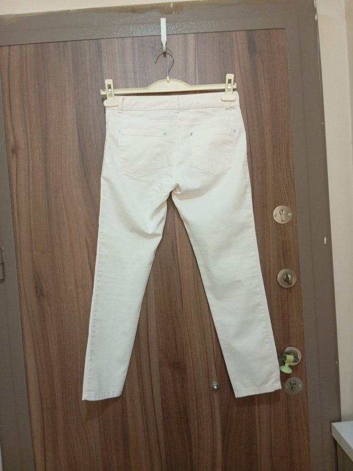 Beli Kemerli Beyaz Kadın Kumaş Pantolon - Görsel 2