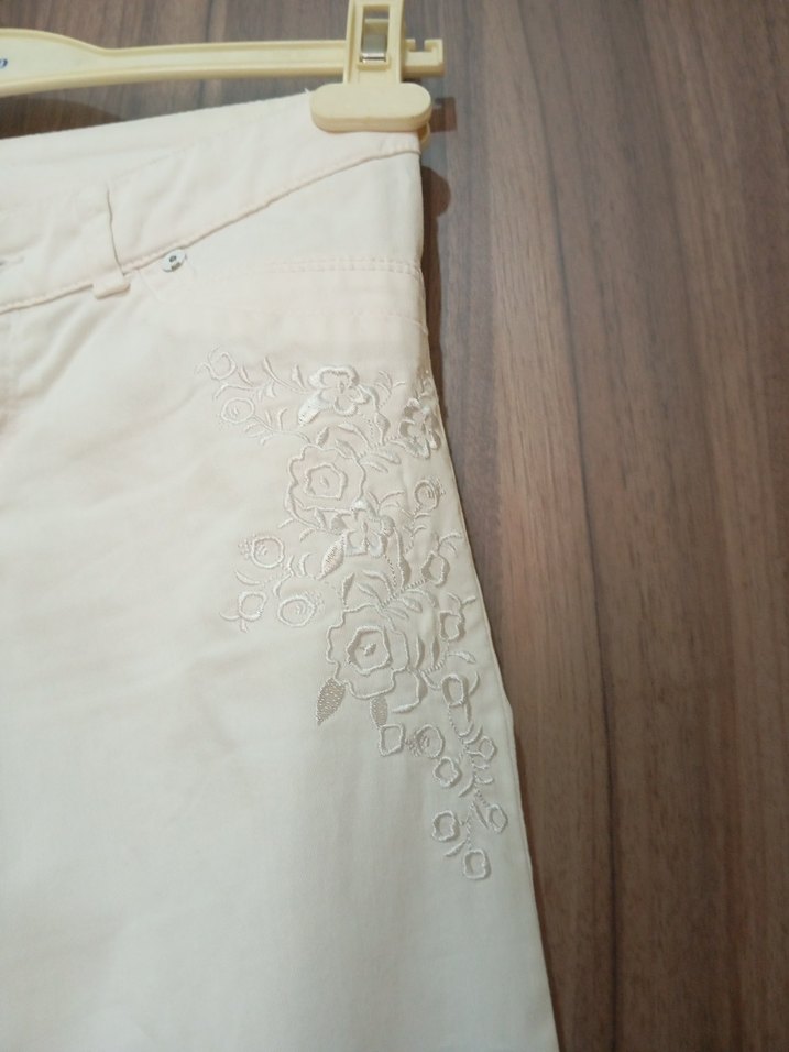 Beli Kemerli Beyaz Kadın Kumaş Pantolon - Görsel 3