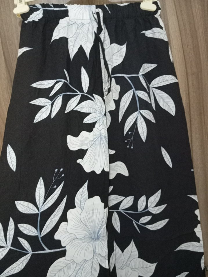 Bohem Siyah Çiçek Desenli Uzun Kumaş Pantolon - Görsel 3