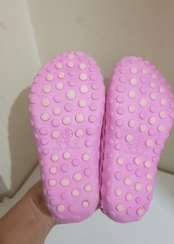 29 Beden Kız Çocuk Pembe Delikli Terlik