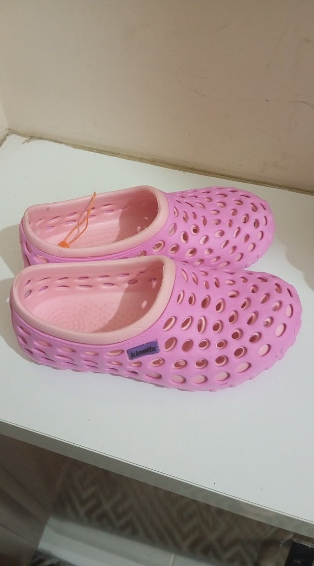 Kız Çocuk Pembe Delikli Terlik - Görsel 2