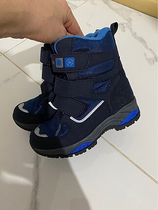 Erkek çocuk bot