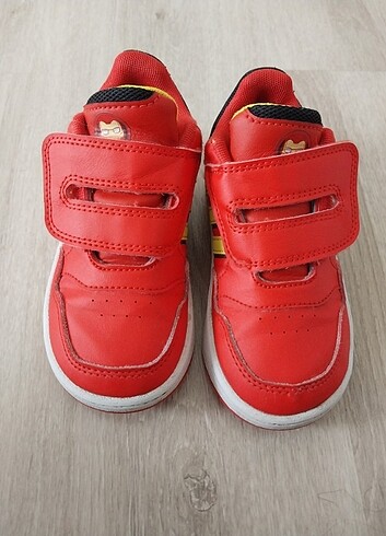 25 Beden çeşitli Renk Adidas Spor Ayakkabi 