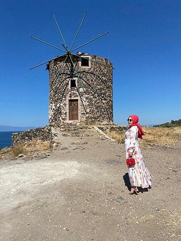 Diğer Pembe beyaz uzun elbise kapalı elbisesi
