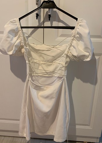 Beyaz Midi Sırtı Açık Elbise - Görsel 2