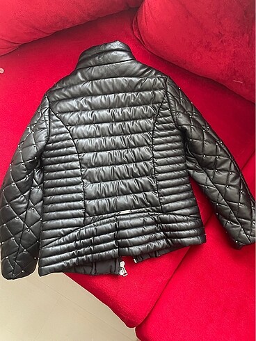 7 Yaş Beden siyah Renk Guess mont orjinal