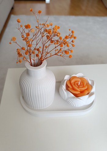 Zara Home Beyaz Seramik Vazo ve Gül Şeklinde Mum Seti