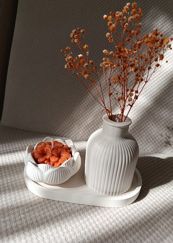 Beyaz Seramik Vazo ve Gül Şeklinde Mum Seti 3 parça - Görsel 9