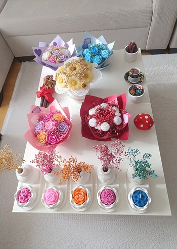 Beyaz Seramik Vazo ve Gül Şeklinde Mum Seti 3 parça - Görsel 3