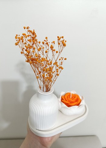 Beyaz Seramik Vazo ve Gül Şeklinde Mum Seti 3 parça - Görsel 4