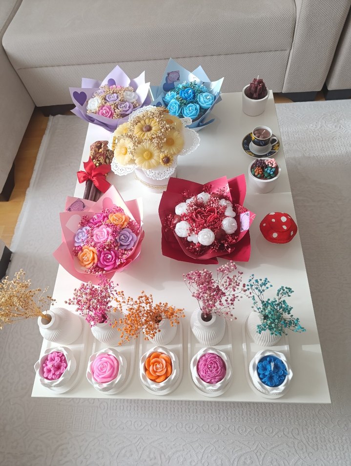 Beyaz Seramik Vazo ve Gül Şeklinde Mum Seti 3 parça - Görsel 3