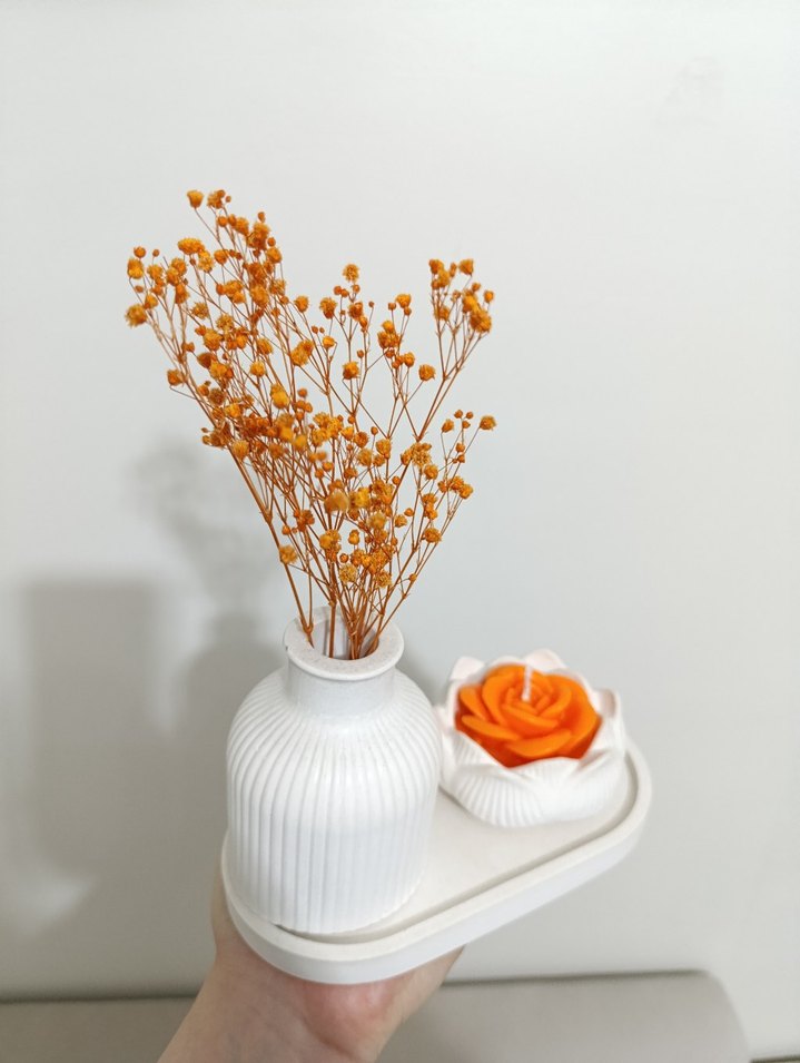 Beyaz Seramik Vazo ve Gül Şeklinde Mum Seti 3 parça - Görsel 4