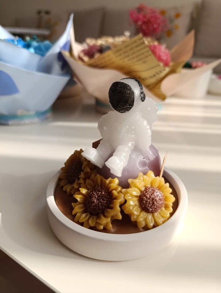 Spotify Kodlu Astronot Figürlü Mum - Görsel 5