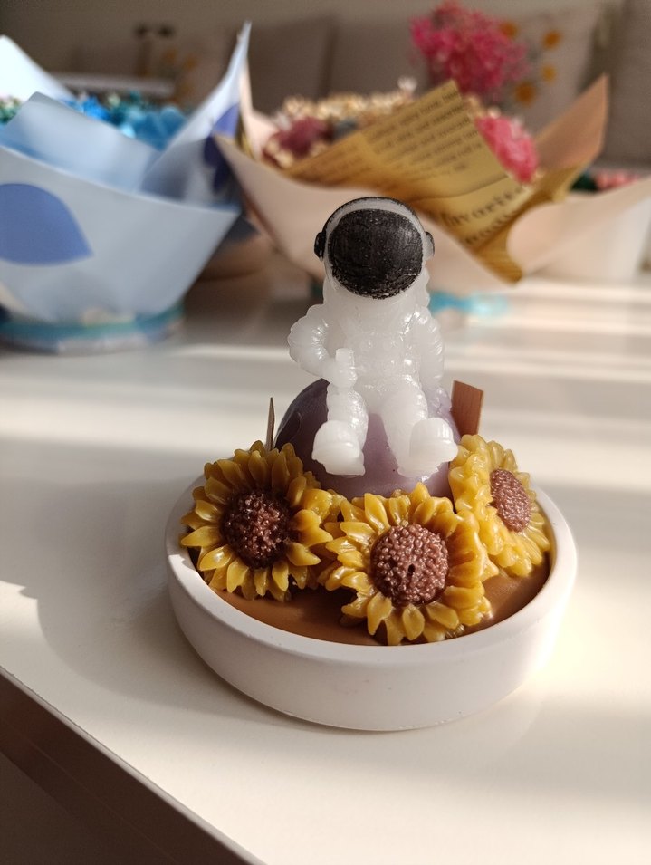 Spotify Kodlu Astronot Figürlü Mum - Görsel 4
