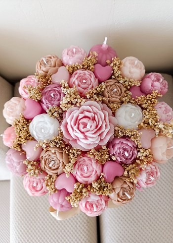 Pastel Pembe Çiçekli Mum Aranjmanı