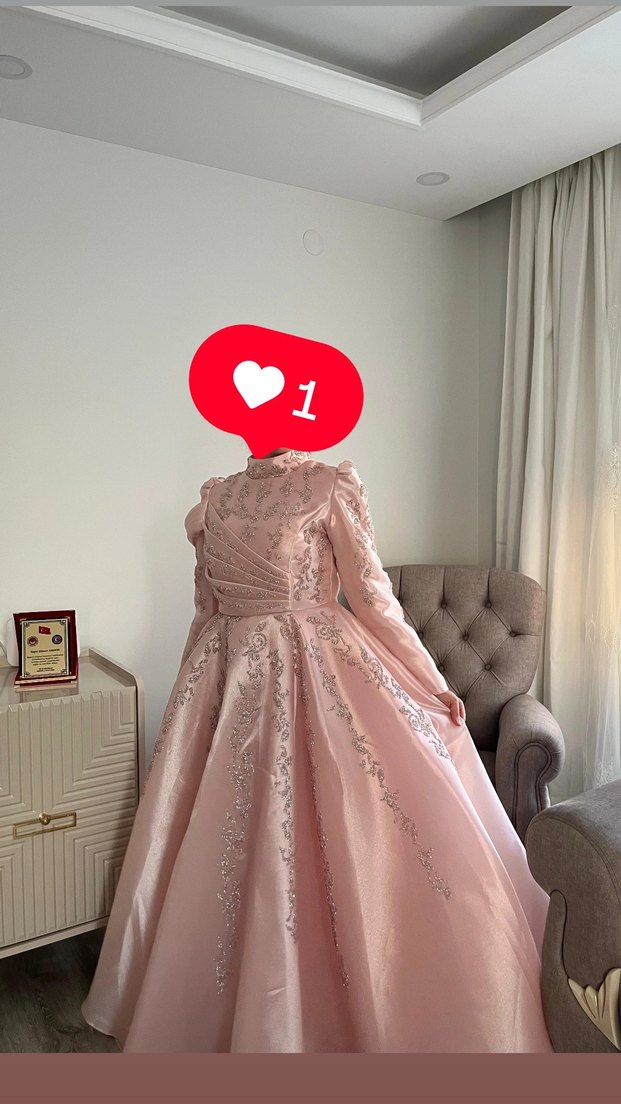 Pembe Nakışlı Uzun Kollu Sade Nişan Elbisesi - Görsel 2