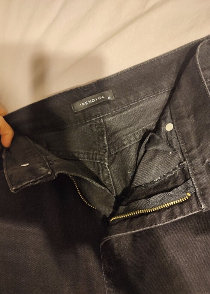 Dar paça, mom Jean ve kargo siyah pantolonlar. - Görsel 3