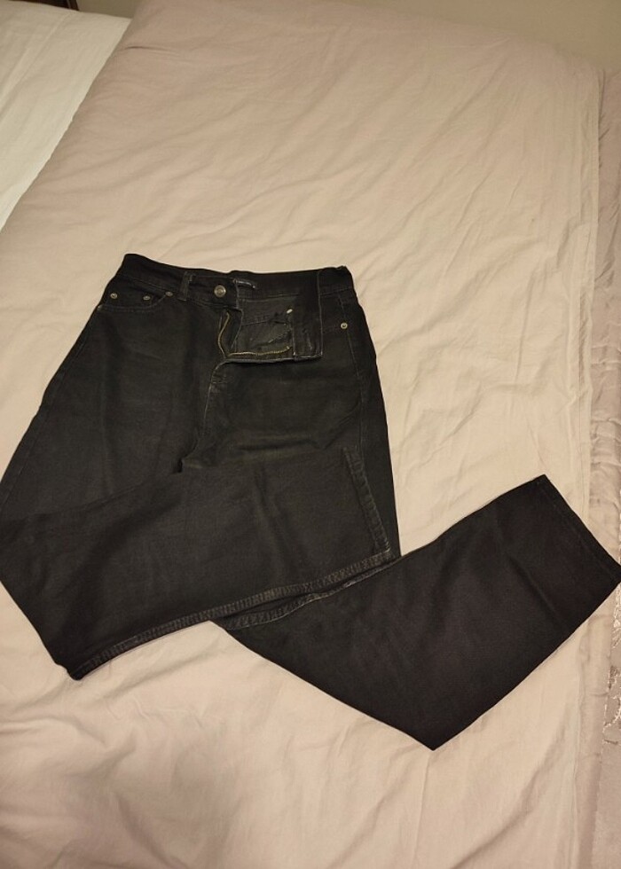 Dar paça, mom Jean ve kargo siyah pantolonlar. - Görsel 4