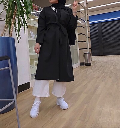 Siyah kimono-kap