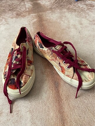37 Beden Desenli Superga
