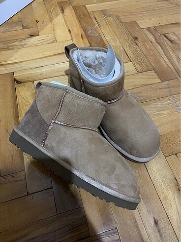 Chestnut ugg