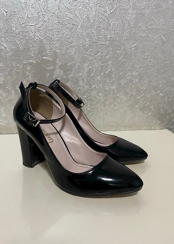 Klasik Siyah Topuklu Kadın Ayakkabı - Görsel 2