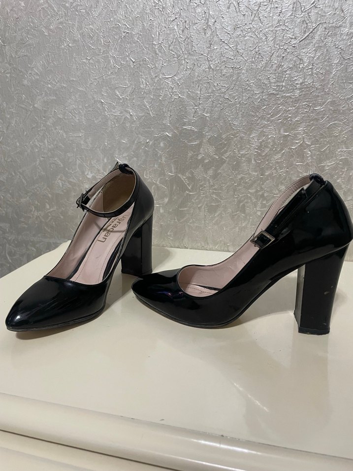 Klasik Siyah Topuklu Kadın Ayakkabı - Görsel 3