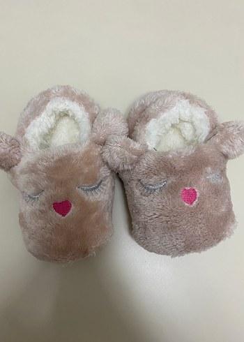 Kız Çocuk Nakışlı Ev Terliği - Görsel 3