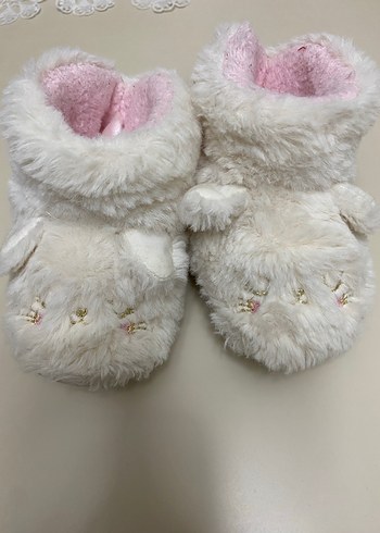 Kız Bebek Beyaz Nakışlı Sıcak Ev Terliği - Görsel 3