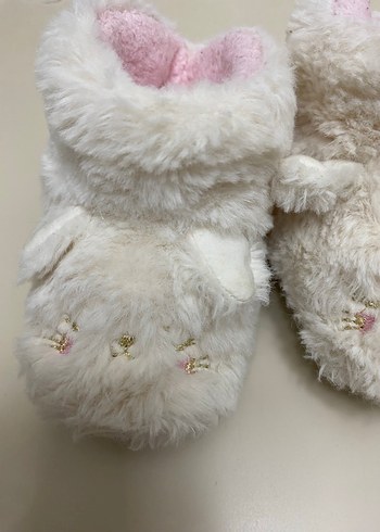 Kız Bebek Beyaz Nakışlı Sıcak Ev Terliği - Görsel 2