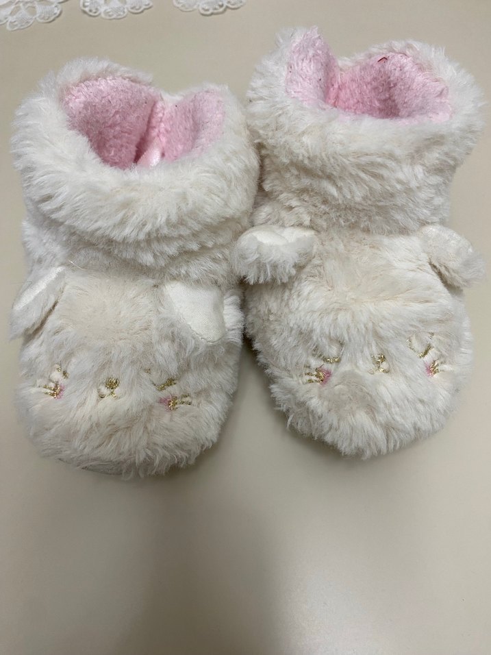 Kız Bebek Beyaz Nakışlı Sıcak Ev Terliği - Görsel 3