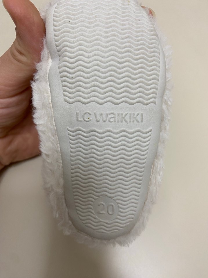 Kız Bebek Beyaz Nakışlı Sıcak Ev Terliği - Görsel 4