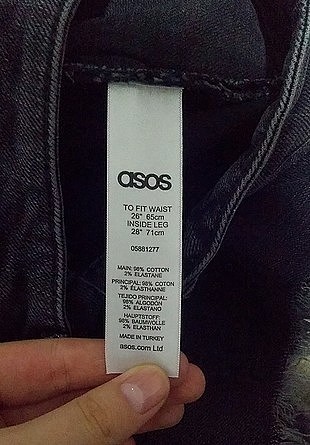 26 Beden siyah Renk Asos markalı paçaları fırfırlı pantolon