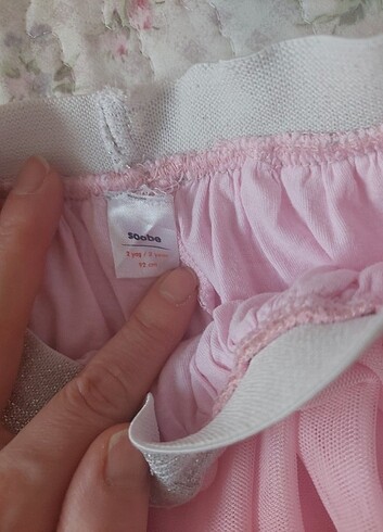 Pembe tütü etek