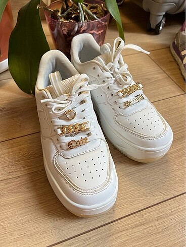 Bershka Sneaker