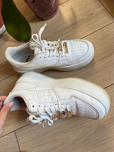 38 Beden beyaz Renk Bershka Sneaker