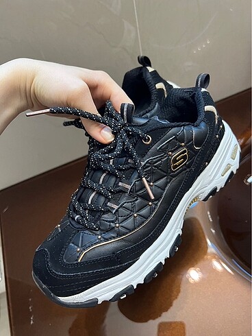 38 Beden siyah Renk Skechers ayakkabi