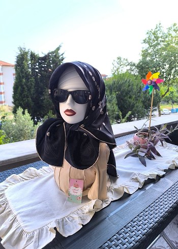 Siyah Drapeli Gotik Kadın Başörtüsü