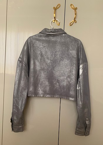 m Beden gri Renk Bershka metalik gömlek ceket