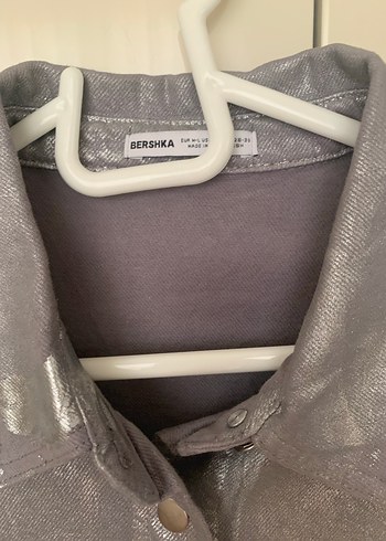 m Beden Bershka metalik gömlek ceket