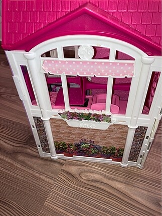 Barbie?nin portatif evi
