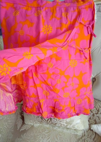 LC Waikiki Pembe Turuncu Çiçekli çocuk etegi