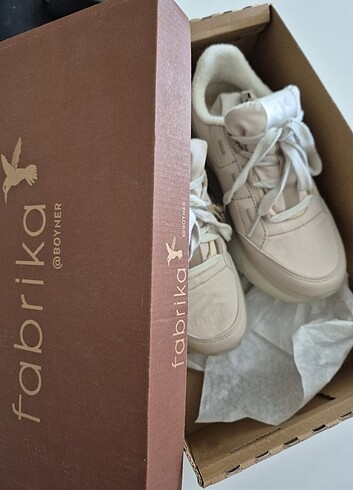 Fabrika Fabrika marka sneaker