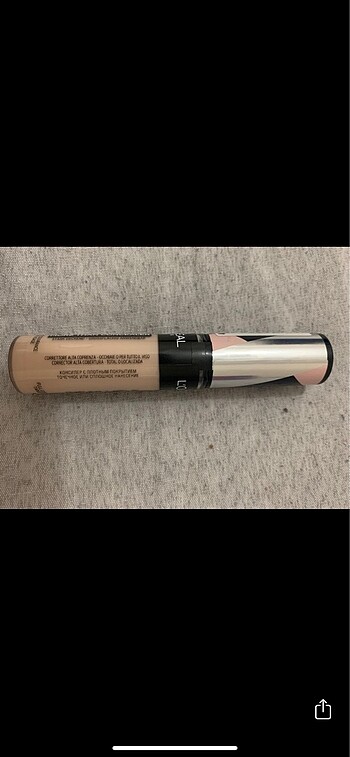 Kapatıcı lip gloss ve maskara
