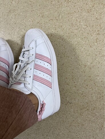 Adidas Tertemız 2 kez giyildi kısa süre