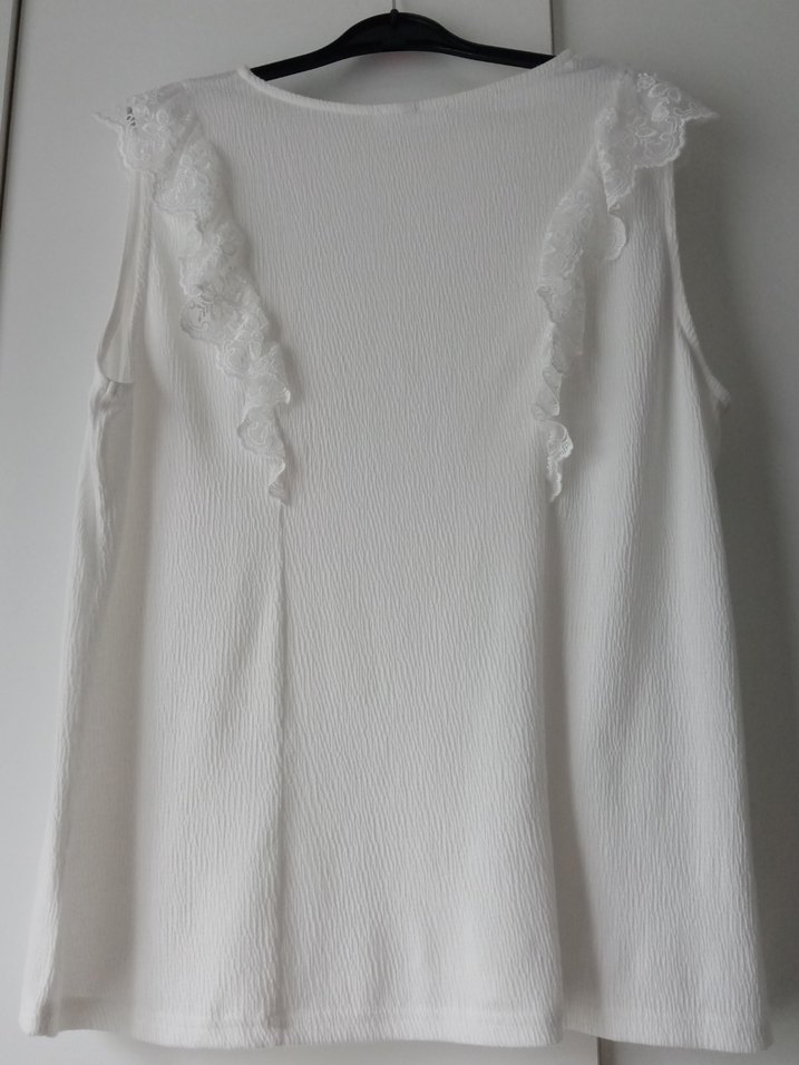 Fırfırlı Kolsuz Beyaz Bluz - Görsel 4